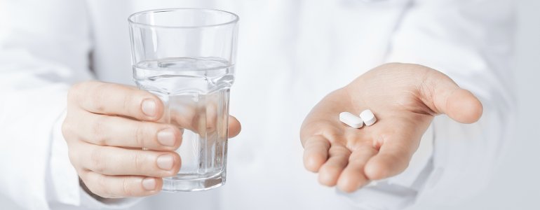 Tabletten gegen Bauchweh - Was hilft gegen Bauchschmerzen?